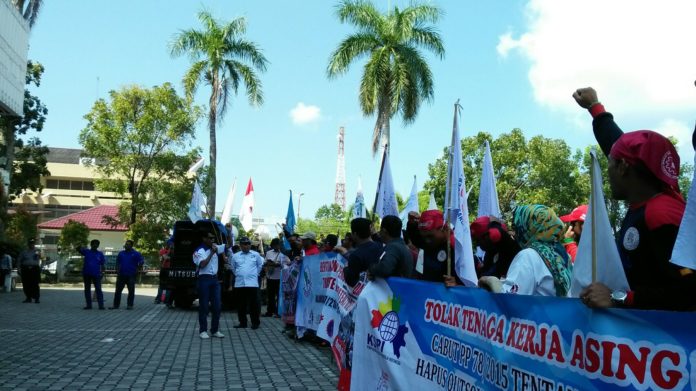 Buruh Aceh Suarakan Tolak Tenaga Kerja Asing