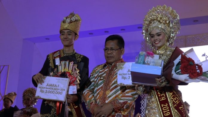 Reza Arianda dan Farah Faizah Dinobatkan Sebagai Agam Inong Banda Aceh 2019