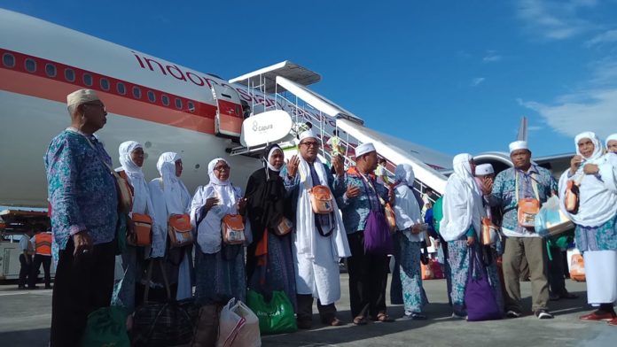 392 Jemaah Haji Kloter Pertama Debarkasi Aceh Tiba di Tanah Air