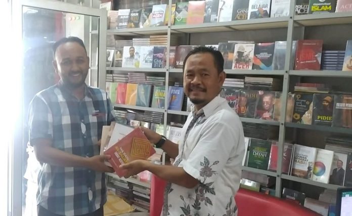Balai Bahasa Aceh Terima Hibah Buku dari Bandar Publishing