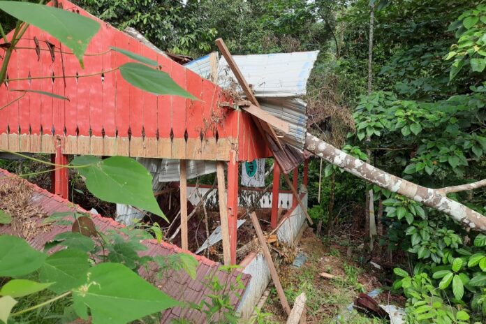Bangunan Makam Cut Meutia di Aceh Utara Rusak Tertimpa Pohon