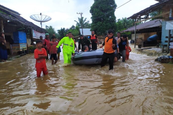 Banjir dan Tanah Longsor Landa Lima Kabupaten di Aceh, Ribuan Warga Mengungsi