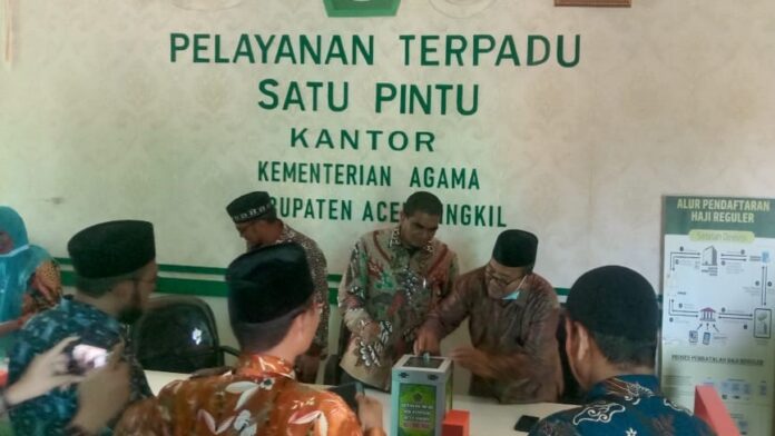 ASN Kemenag Aceh Singkil Berinfak Rp1.000 per Hari untuk Bantu Masyarakat yang Membutuhkan