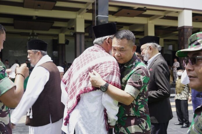 Jenderal Dudung Silaturahmi dengan Ulama dan Tokoh Masyarakat di Aceh