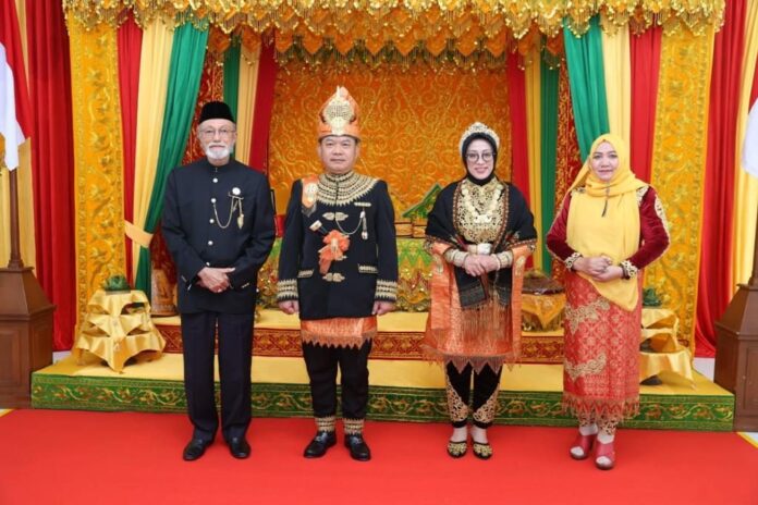 KSAD Jenderal Dudung Dianugerahi Gelar Kehormatan Adat Aceh 'Sri Lila Meukuta'