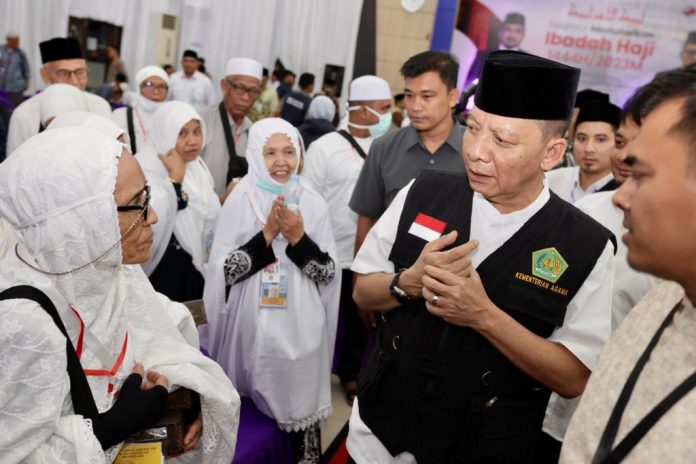 Lepas Keberangkatan Jemaah Haji, Pj Gubernur Achmad Marzuki Titip Doa untuk Kebaikan Aceh