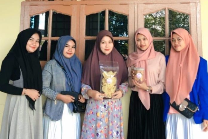 Mahasiswa KPM Tematik IAI Almuslim Aceh Dampingi UMKM di Tingkeum Manyang