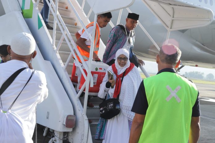 Jemaah Haji Aceh Kloter 2 Tiba di Tanah Air