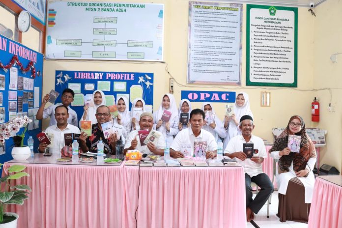 8 Siswa MTSN 2 Banda Aceh Luncurkan Buku Cerpen hingga Komik